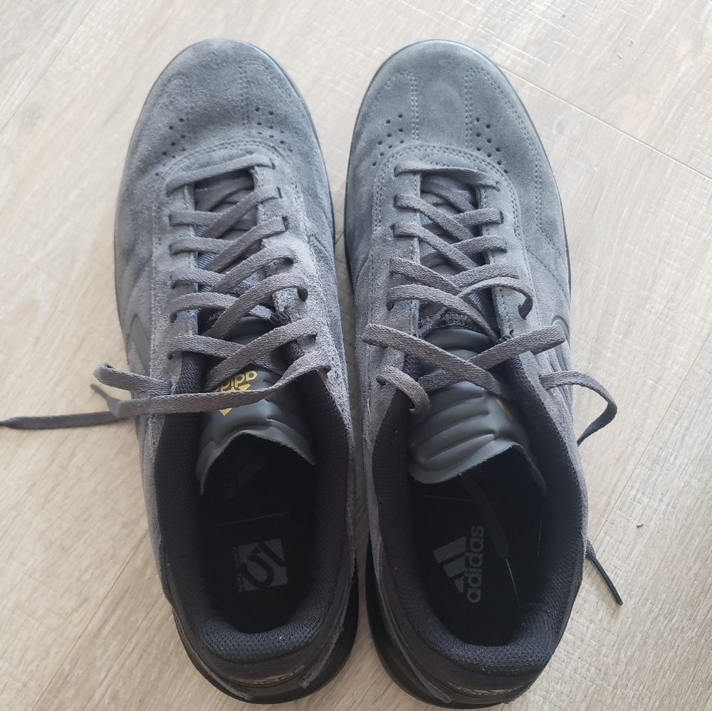 Adidas Men's Gray Sneakers Sz 11.5